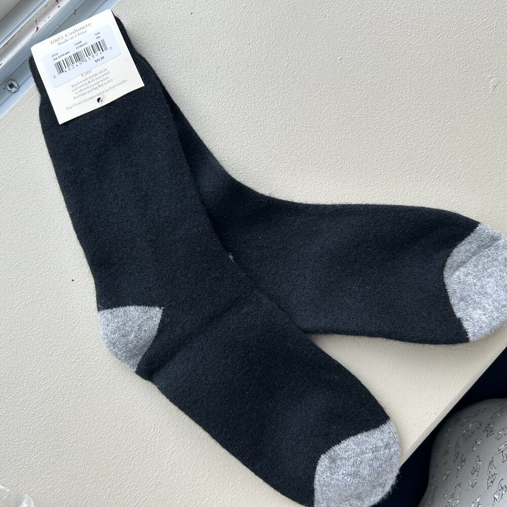 100% Cashmere SOCKS!!- Amicale Cashmere